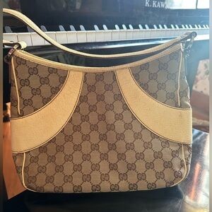 Gucci canvas shoulder bag